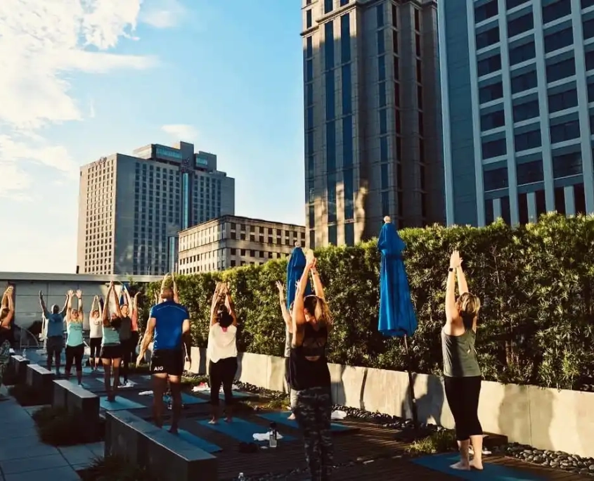 CLASES DE YOGA PARA GRUPOS