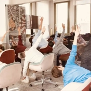 Yoga De Escritorio; Clases De Estiramientos En Silla